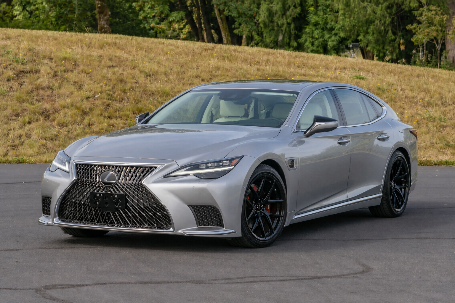 2023 Lexus LS 500h AWD